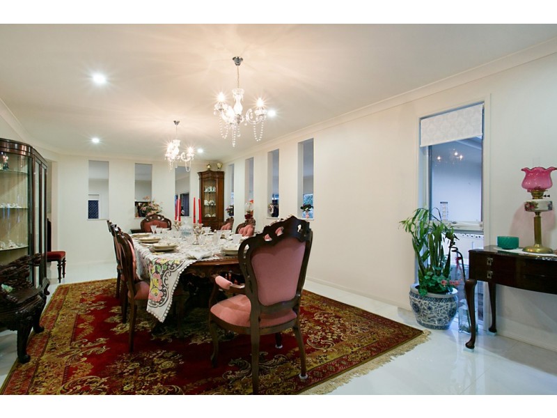 1 Chantilly Close, Benowa Waters QLD 4217