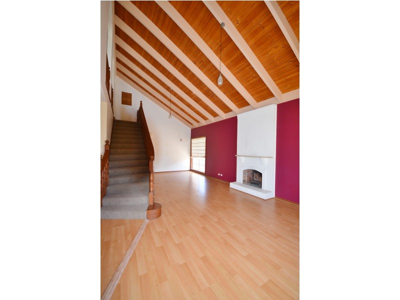 2 Balmoral Avenue, Bundall QLD 4217