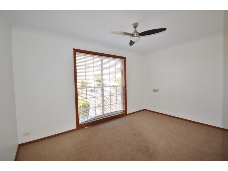 2 Balmoral Avenue, Bundall QLD 4217