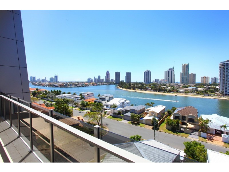56/53 Darrambal Street, Chevron Island QLD 4217