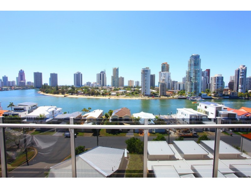 56/53 Darrambal Street, Chevron Island QLD 4217