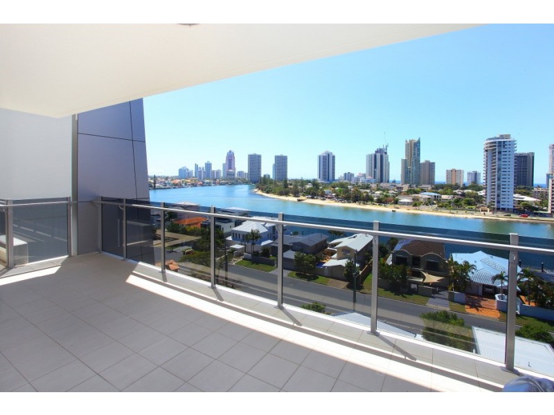 56/53 Darrambal Street, Chevron Island QLD 4217
