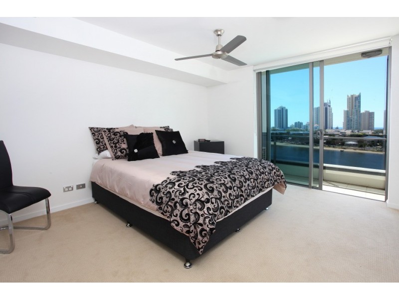 56/53 Darrambal Street, Chevron Island QLD 4217