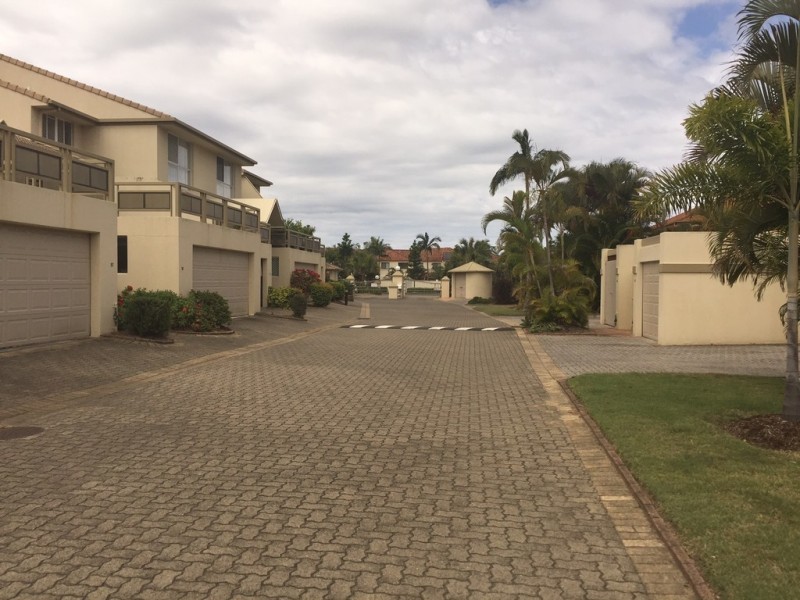 56/100 ‘Oasis Villas’ Morala Avenue, Runaway Bay QLD 4216