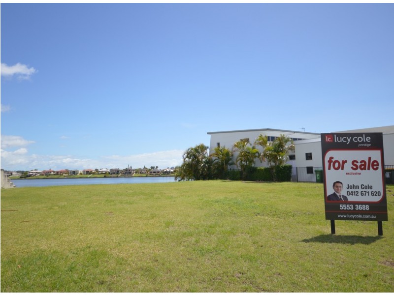 138 Sir Bruce Small Blvd, Benowa Waters QLD 4217
