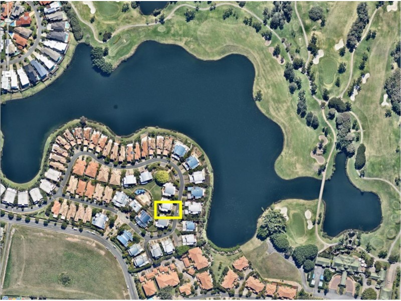 5/117 ‘Lake Hills’ Palm Medows Drive, Carrara QLD 4211
