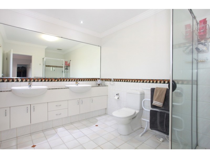 5/117 ‘Lake Hills’ Palm Medows Drive, Carrara QLD 4211