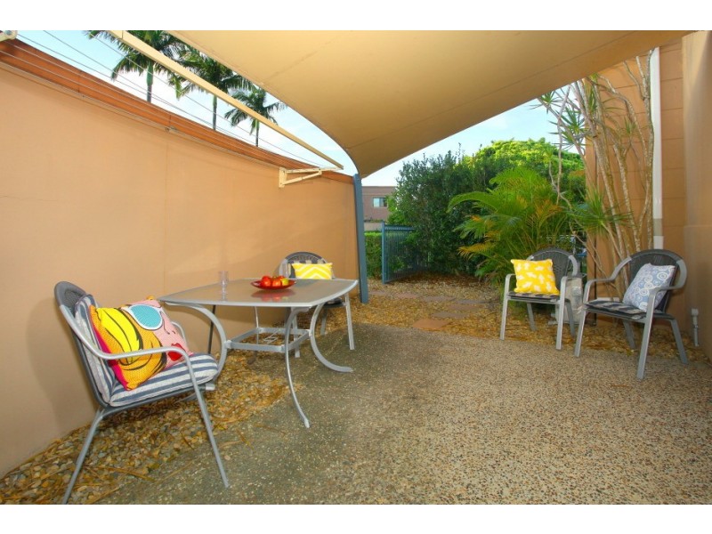 5/117 ‘Lake Hills’ Palm Medows Drive, Carrara QLD 4211