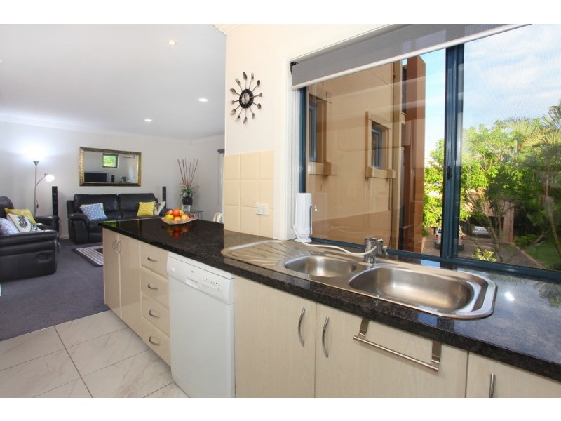 5/117 ‘Lake Hills’ Palm Medows Drive, Carrara QLD 4211