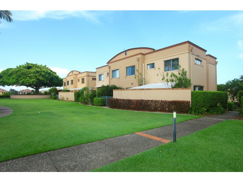 5/117 ‘Lake Hills’ Palm Medows Drive, Carrara QLD 4211