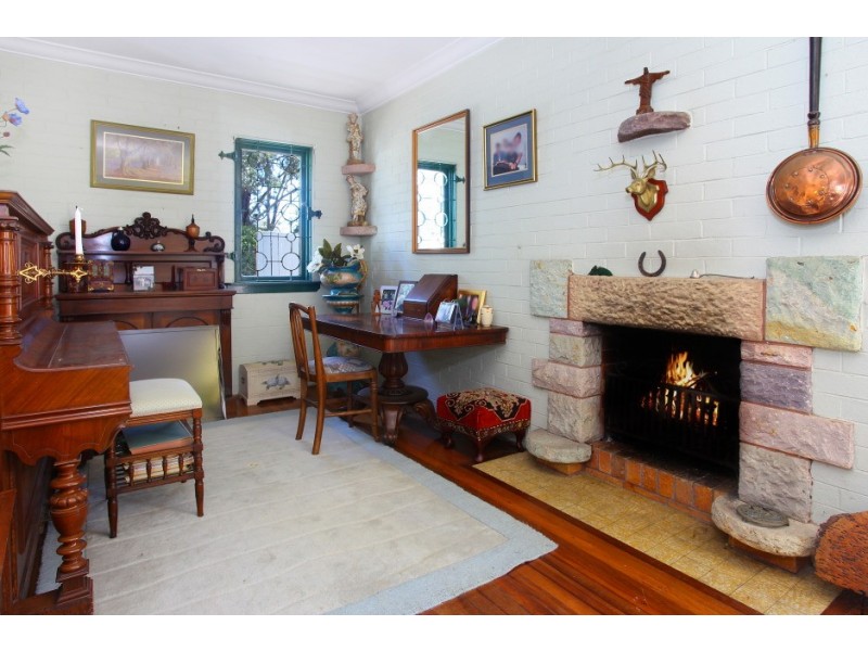 8 Radford Street, Southport QLD 4215