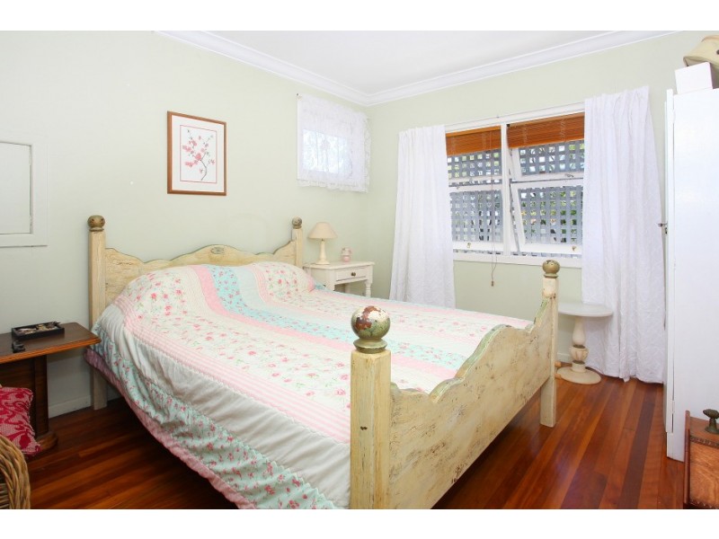 8 Radford Street, Southport QLD 4215