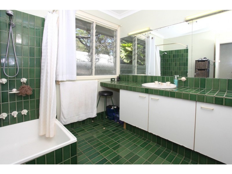 8 Radford Street, Southport QLD 4215