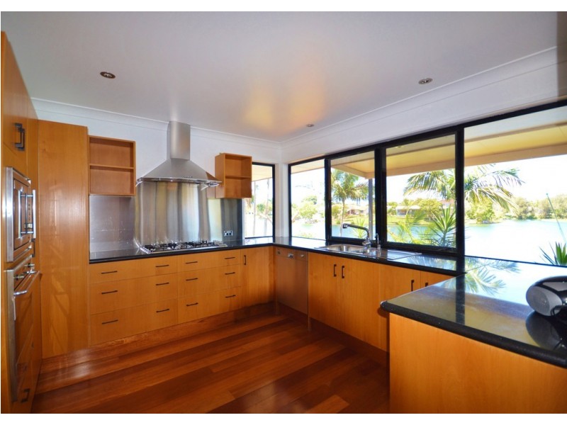 76 Wild Duck Drive, Mermaid Waters QLD 4218