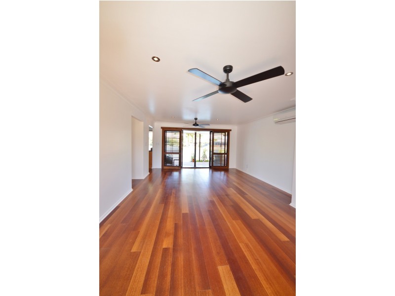 76 Wild Duck Drive, Mermaid Waters QLD 4218