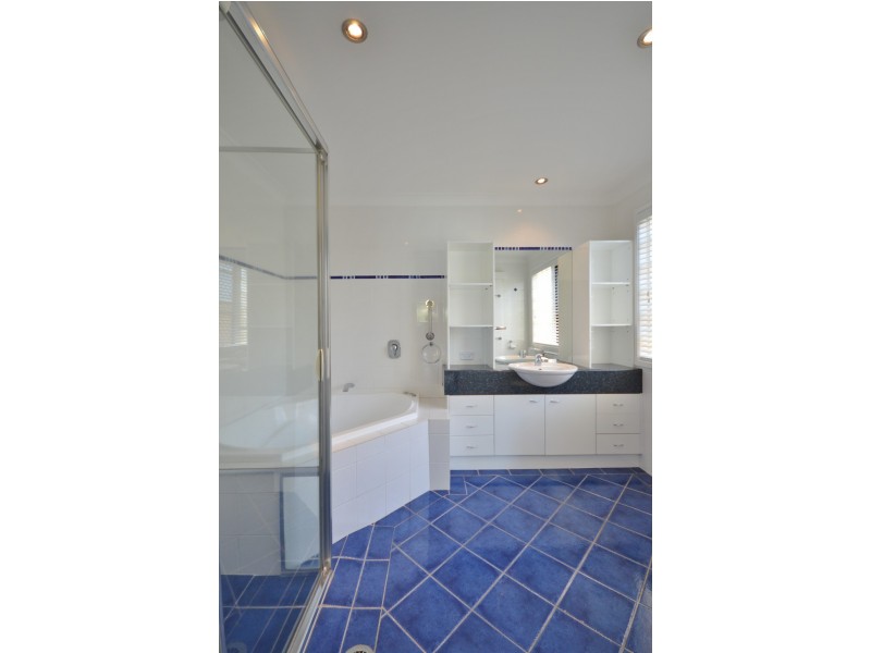 76 Wild Duck Drive, Mermaid Waters QLD 4218