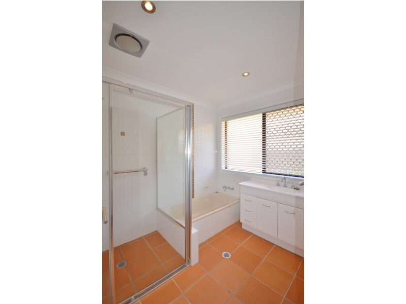 76 Wild Duck Drive, Mermaid Waters QLD 4218