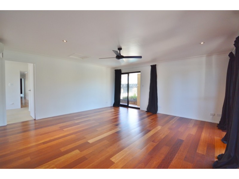 76 Wild Duck Drive, Mermaid Waters QLD 4218