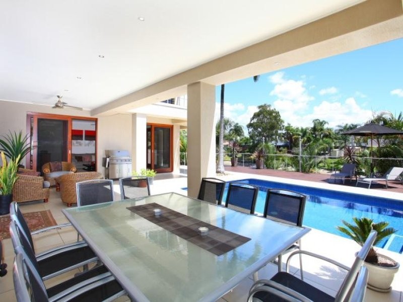 48 Charolais Crescent, Benowa Waters QLD 4217