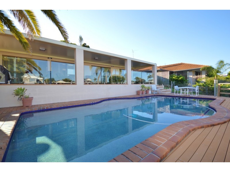 9 Claymore Crescent, Sorrento QLD 4217