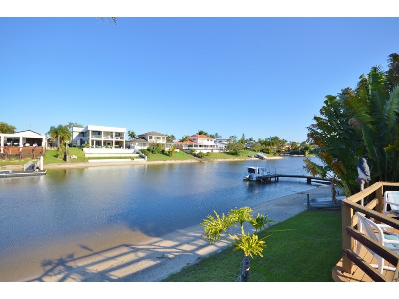 9 Claymore Crescent, Sorrento QLD 4217