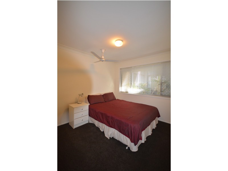 9 Claymore Crescent, Sorrento QLD 4217