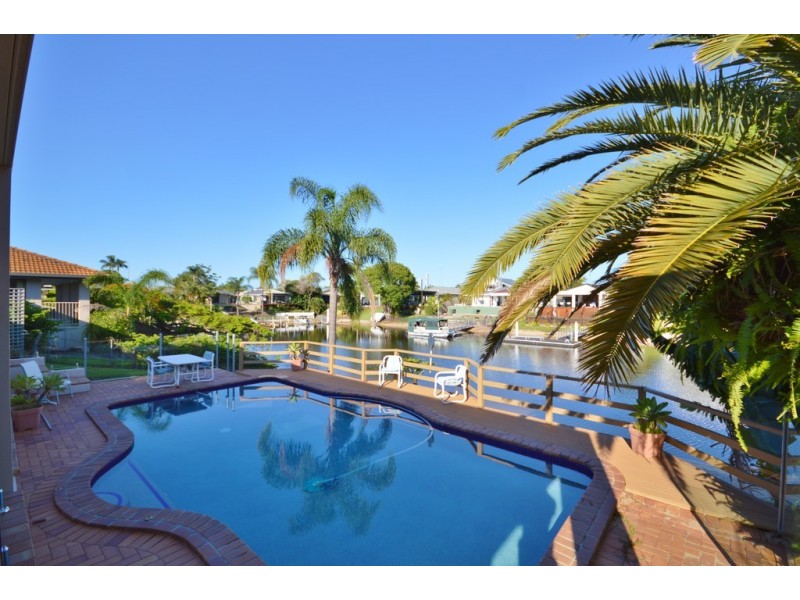 9 Claymore Crescent, Sorrento QLD 4217