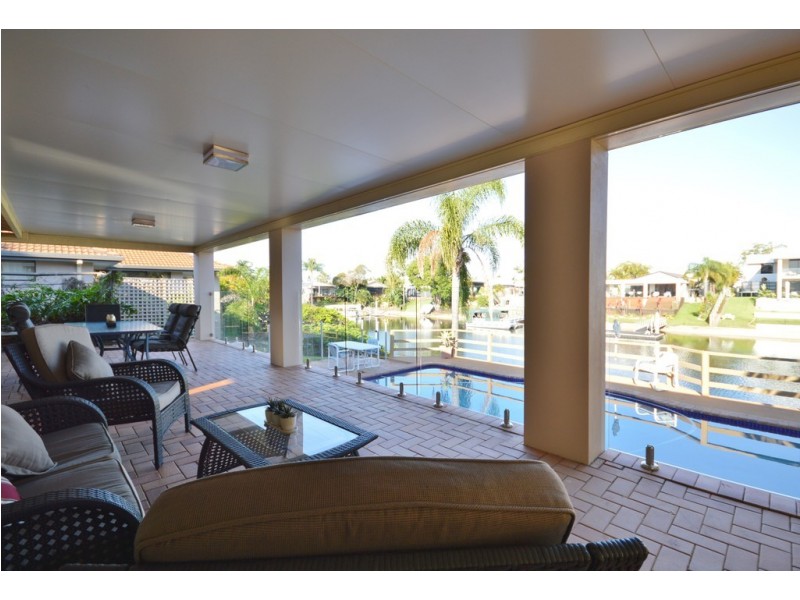 9 Claymore Crescent, Sorrento QLD 4217