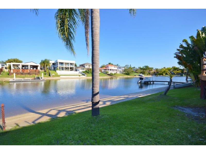 9 Claymore Crescent, Sorrento QLD 4217
