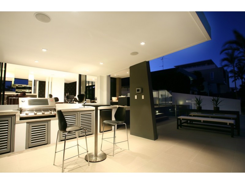 91 Gibraltar Drive, Isle Of Capri QLD 4217