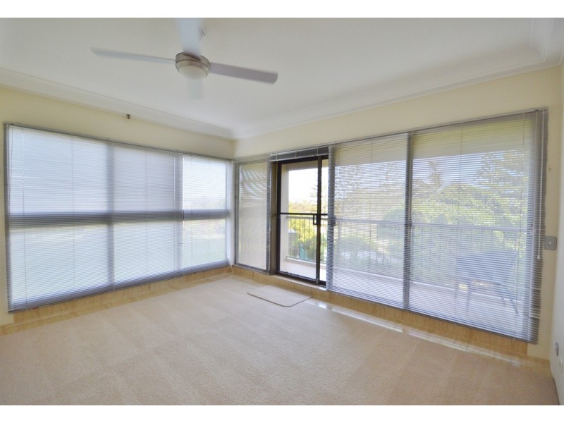 7/2 Admirality Drive, Surfers Paradise QLD 4217