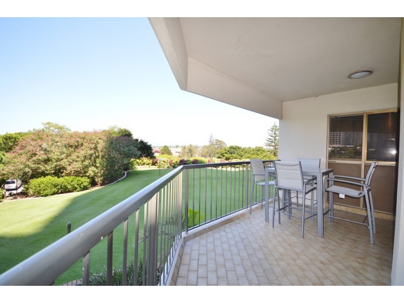7/2 Admirality Drive, Surfers Paradise QLD 4217
