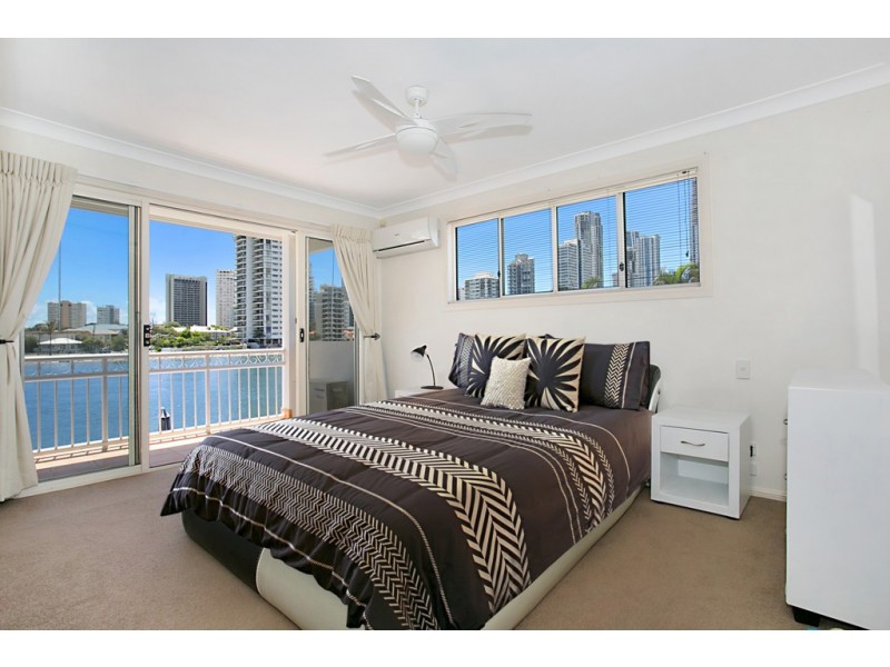 1/67 Stanhill Drive, Chevron Island QLD 4217