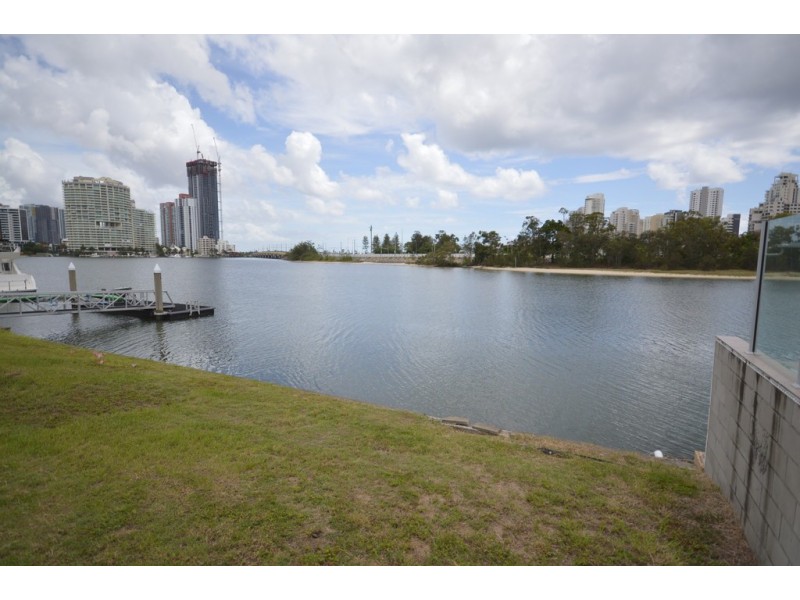 73 Commodore Drive, Paradise Waters QLD 4217