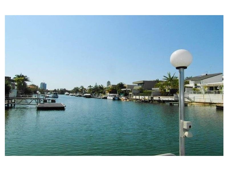 11 The Lido, Isle Of Capri QLD 4217