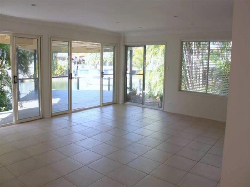 11 The Lido, Isle Of Capri QLD 4217