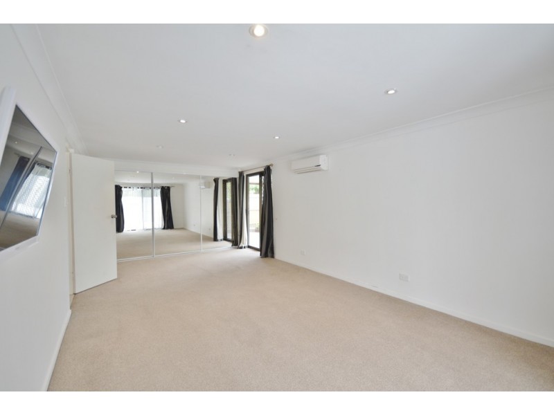 40 Freemar Street, Broadbeach Waters QLD 4218