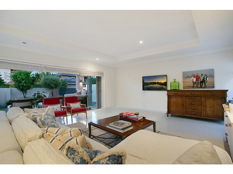 82/40 Cotlew Street East, Southport QLD 4215