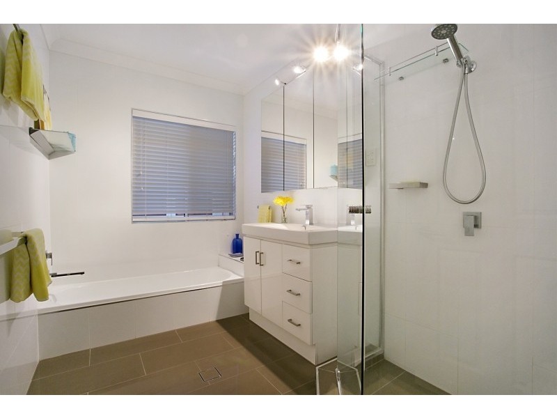 82/40 Cotlew Street East, Southport QLD 4215