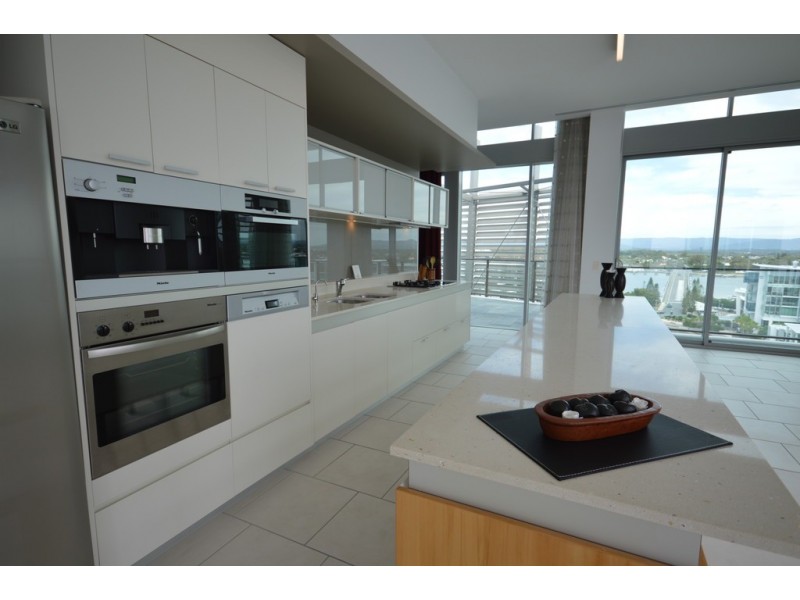 26901/2 Ephraim Island, Paradise Point QLD 4216