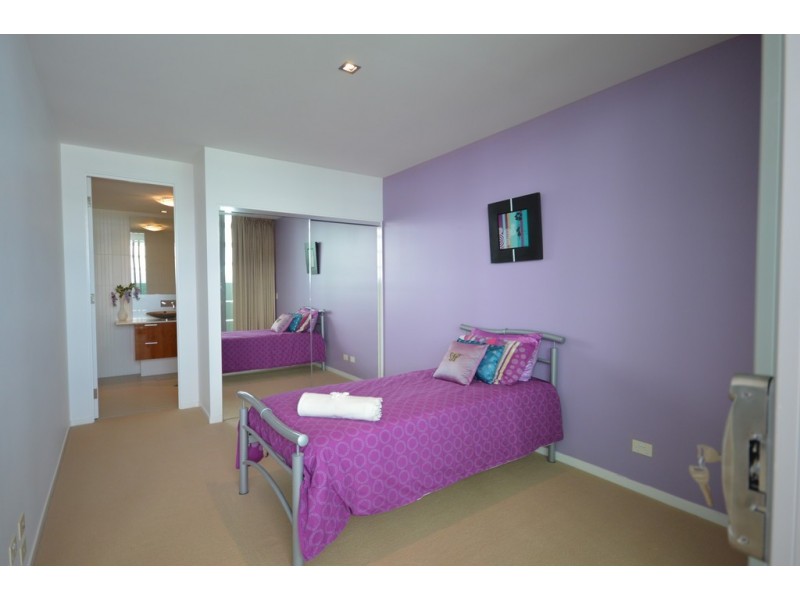 26901/2 Ephraim Island, Paradise Point QLD 4216