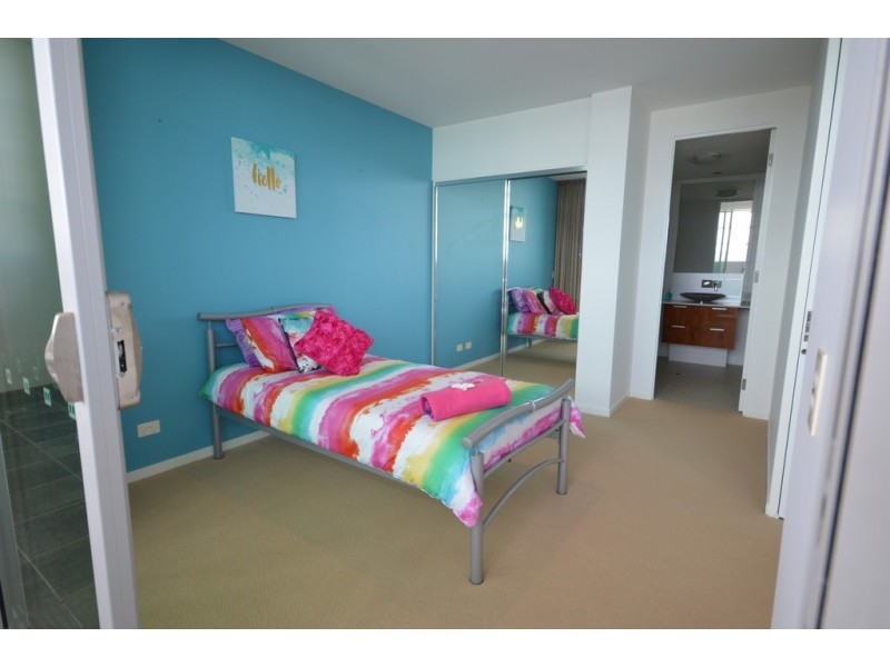 26901/2 Ephraim Island, Paradise Point QLD 4216