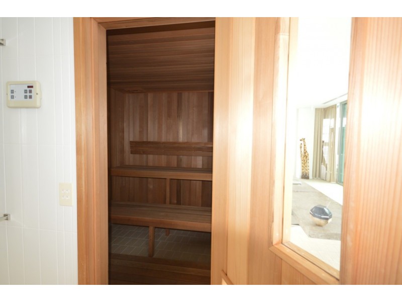 26901/2 Ephraim Island, Paradise Point QLD 4216