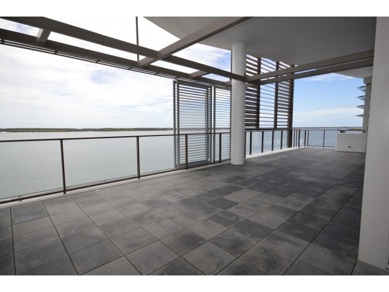 26901/2 Ephraim Island, Paradise Point QLD 4216