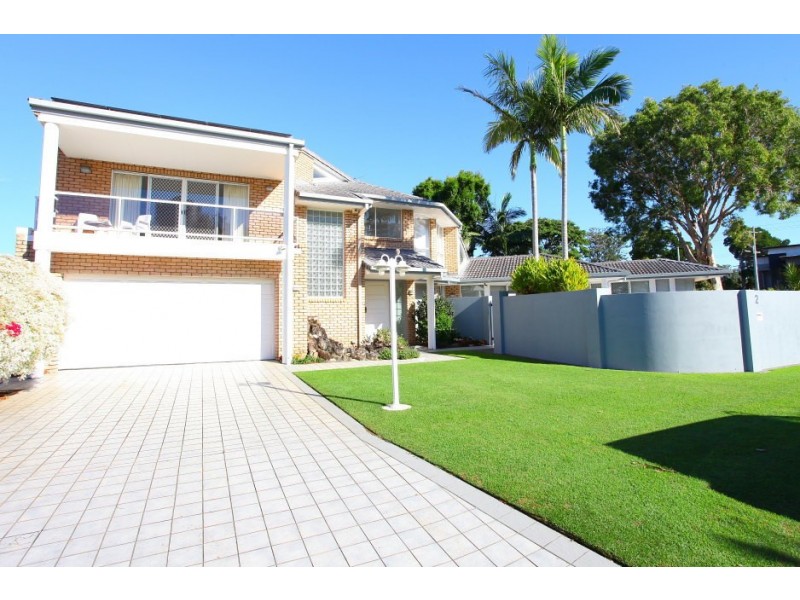 2 Biggs Place, Southport QLD 4215