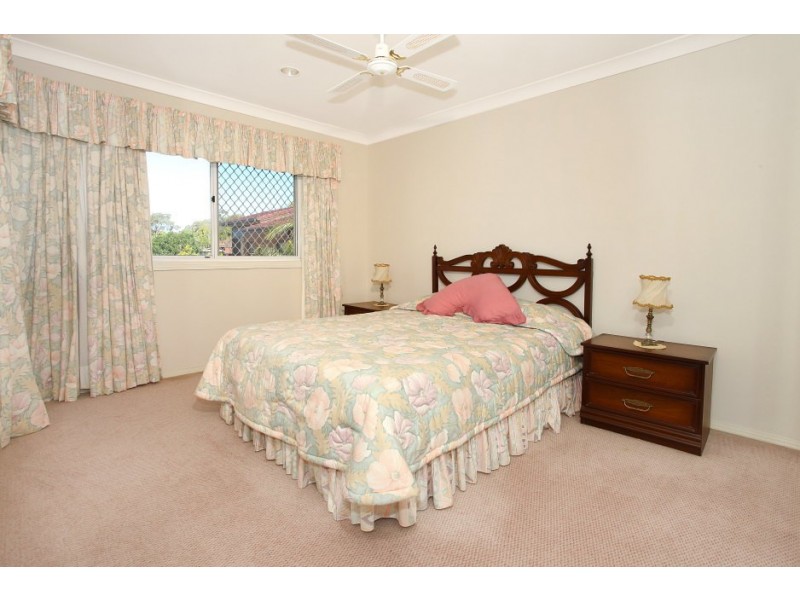 2 Biggs Place, Southport QLD 4215