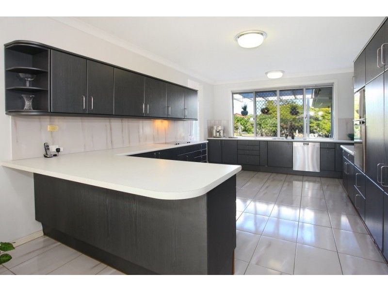 2 Biggs Place, Southport QLD 4215