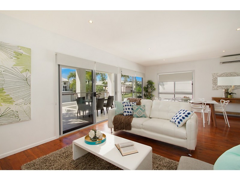 30 Ocean Street, Mermaid Beach QLD 4218