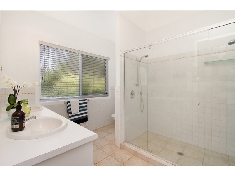 30 Ocean Street, Mermaid Beach QLD 4218