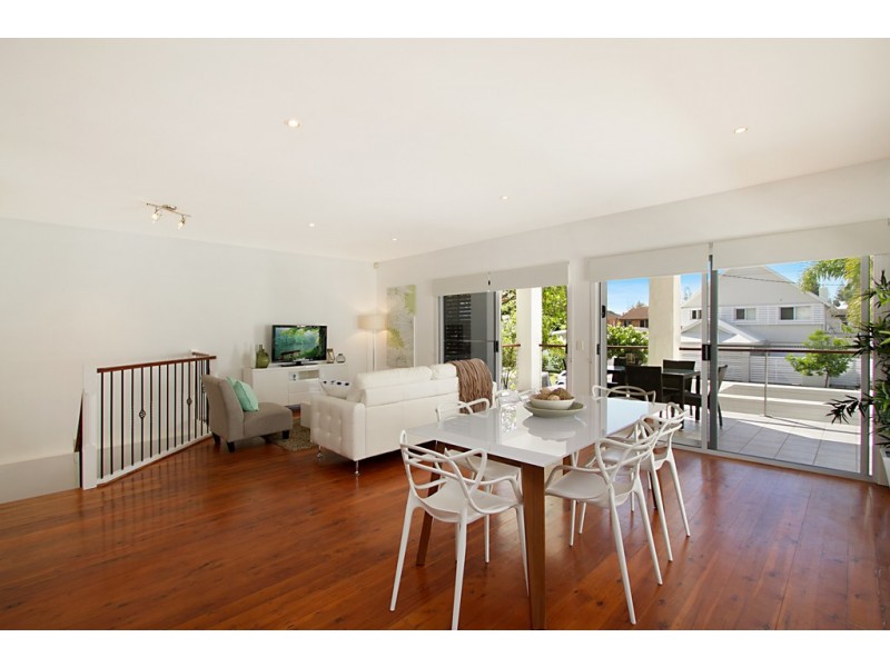 30 Ocean Street, Mermaid Beach QLD 4218